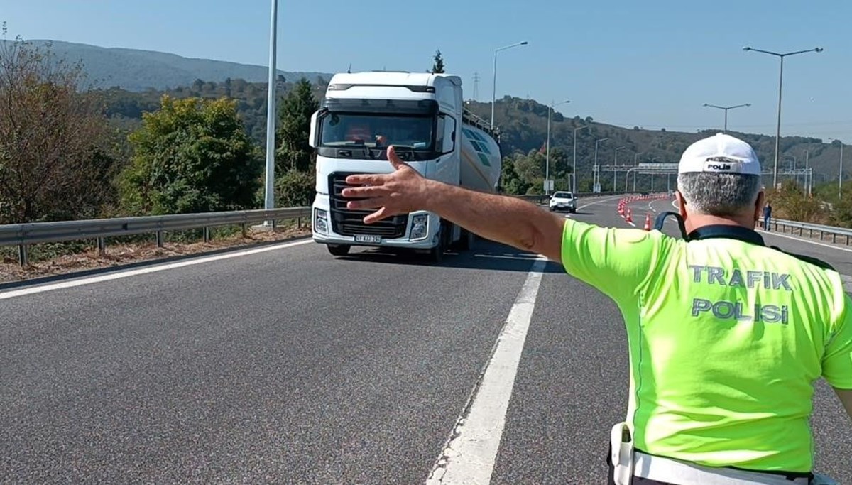209 araç trafikten men edildi 209 araç trafikten men edildi