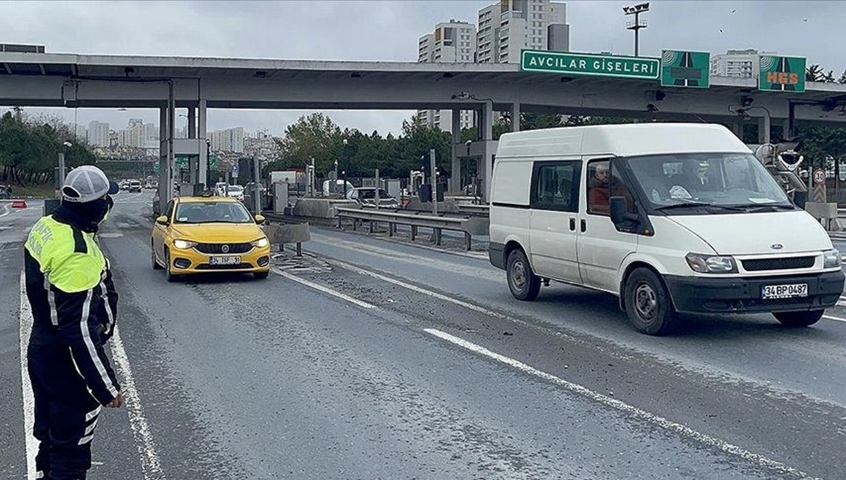 İstanbul’da trafik sorunu için yeni adım: Bağlantı yollarındaki gişeler kaldırılacak İstanbul’da trafik sorunu için yeni adım: Bağlantı yollarındaki gişeler kaldırılacak