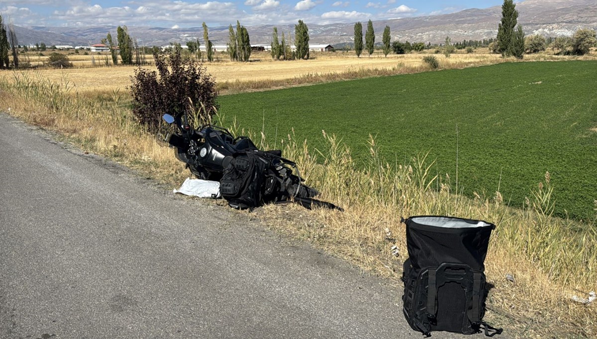 Erzincan'da bariyere çarpan motosikletteki sürücü öldü Erzincan'da bariyere çarpan motosikletteki sürücü öldü