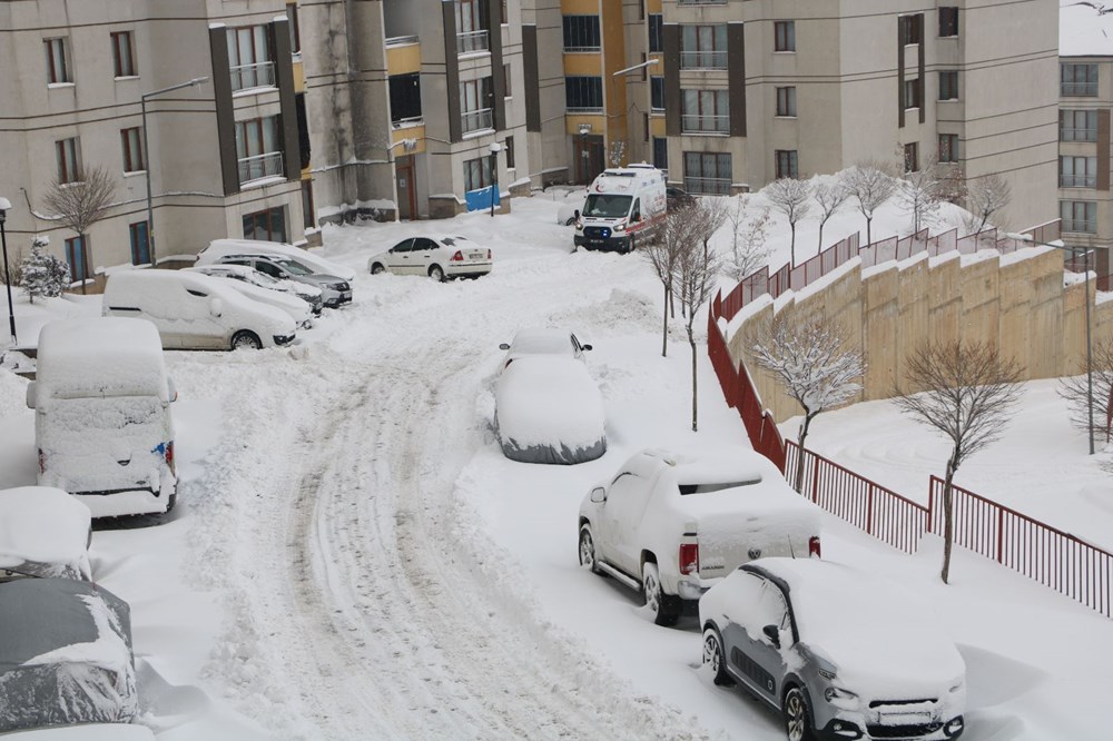 20 ilde kar esareti! Yollar kapandı, kar kalınlığı 80 santimetreye ulaştı - 18