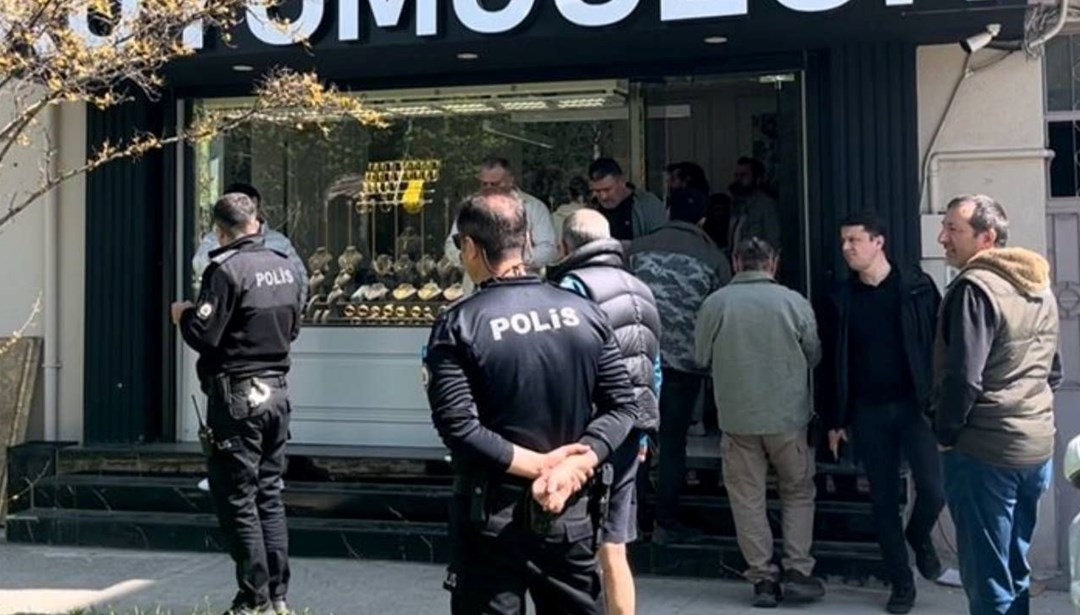 Bursa'da kuyumcu soygunu: Ateş ettiler