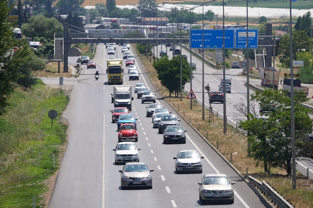 Geri dönüşler başladı: İstanbul girişinde yoğunluk artıyor - 3