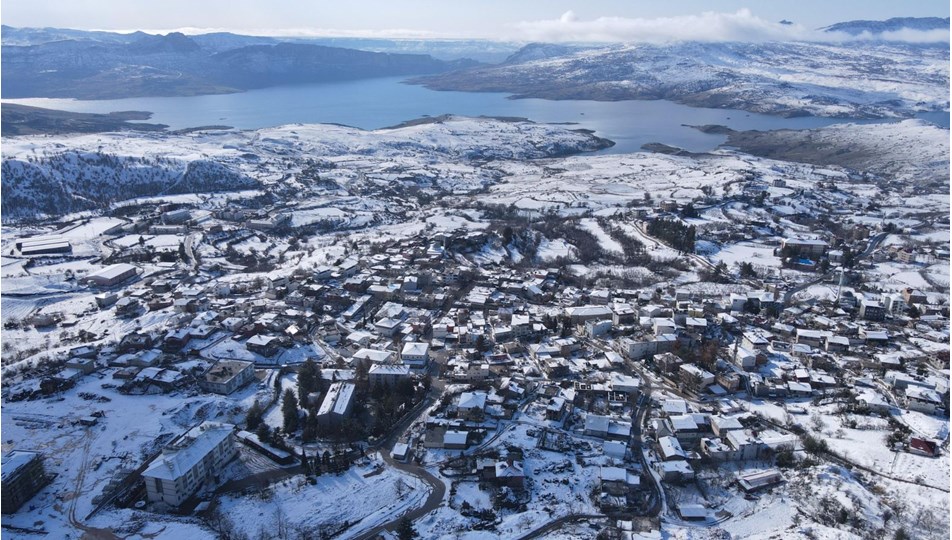 Kar yağışı sonrası kartpostallık görüntü