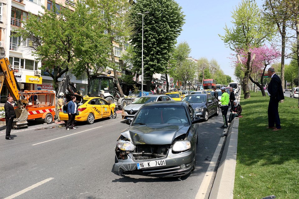 Beşiktaş'ta zincirleme kaza: 2 yaralı - 2