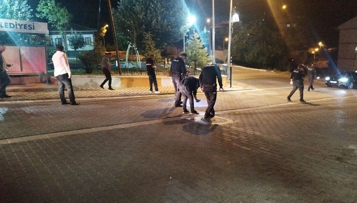 Tokat’ta yürürken sırtına isabet eden mermi ile ağır yaralandı