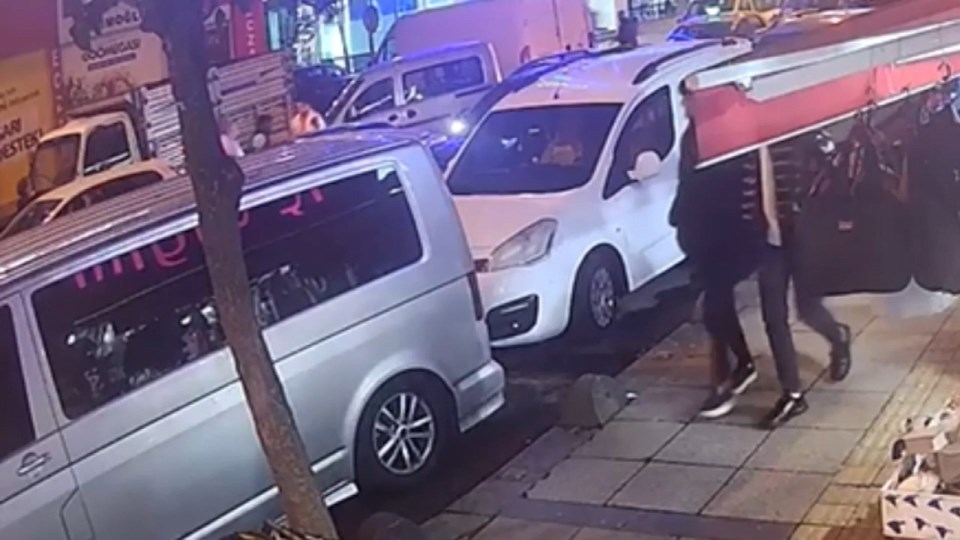 İstanbul'da korkunç olay! Gürültü yapanları uyardı, kalbinden bıçaklanarak öldürüldü - 1