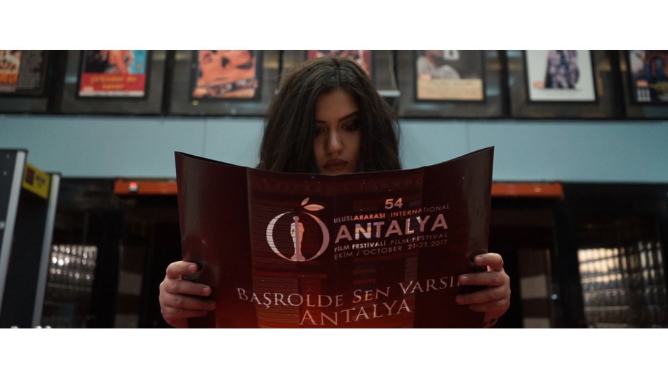 Hollywood yıldızlarının vizesi için Çavuşoğlu devreye girdi