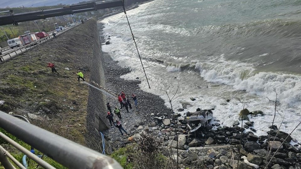 Giresun'da otomobil denize düştü: 1 ölü - 1