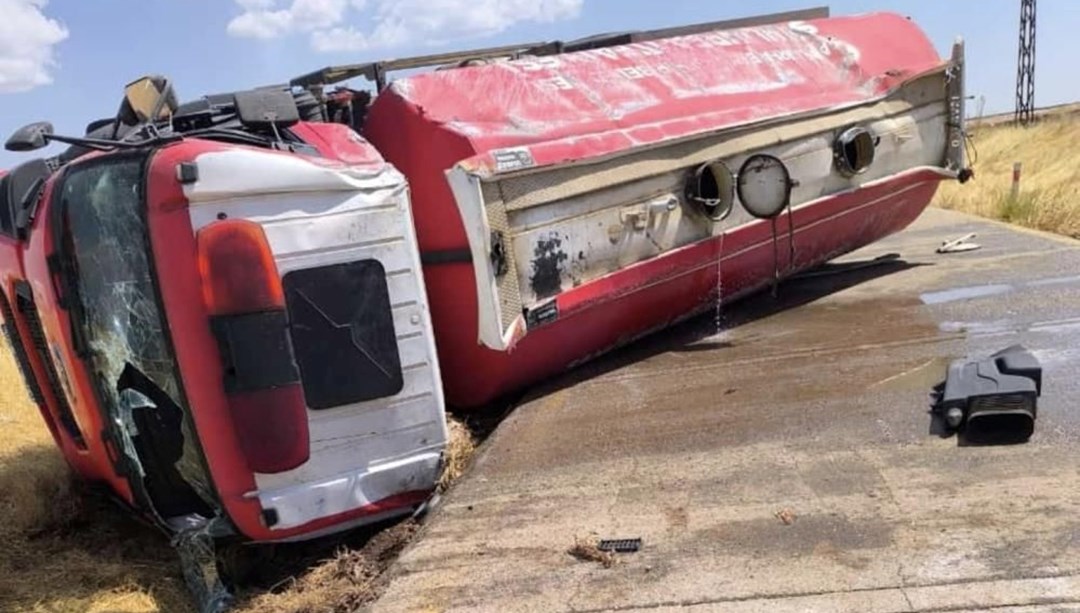 Şanlıurfa'da itfaiye aracı devrildi: 3 yaralı