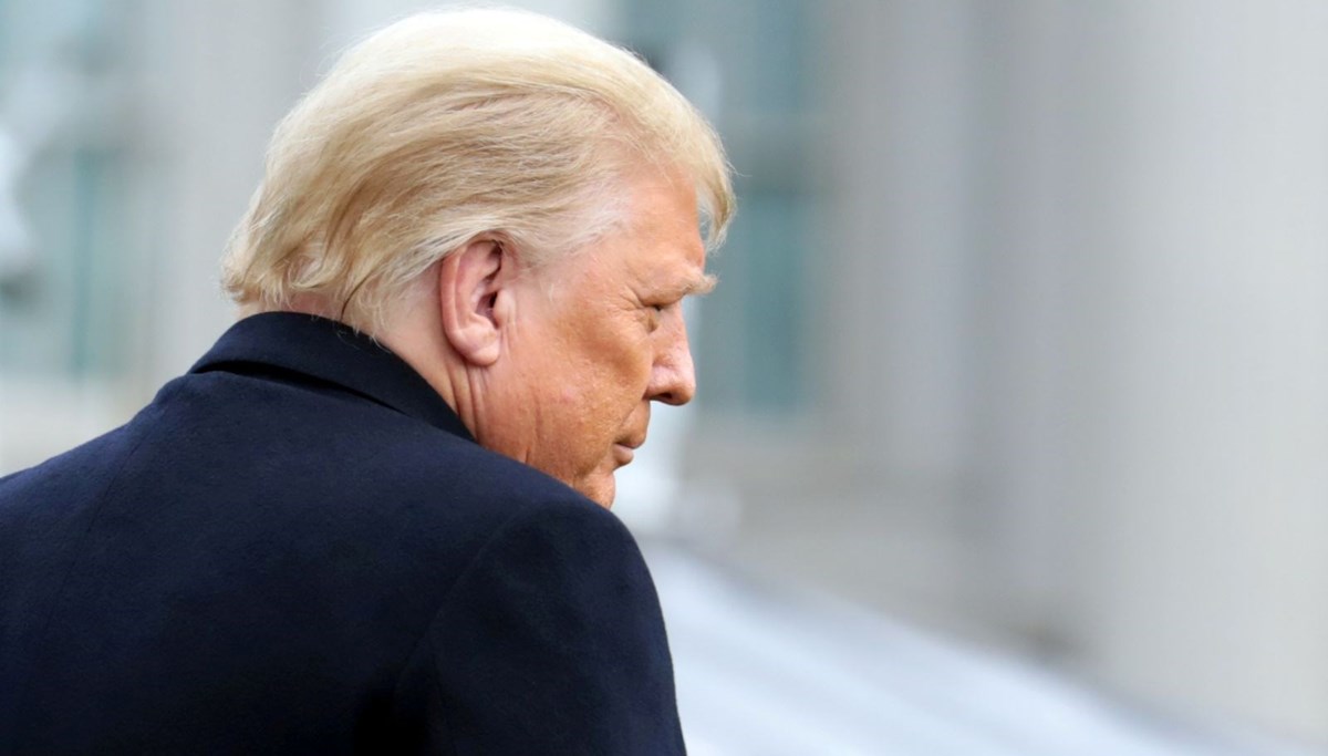 Facebook, Trump'a uyguladığı yasağı Biden yemin edinceye kadar sürdürecek