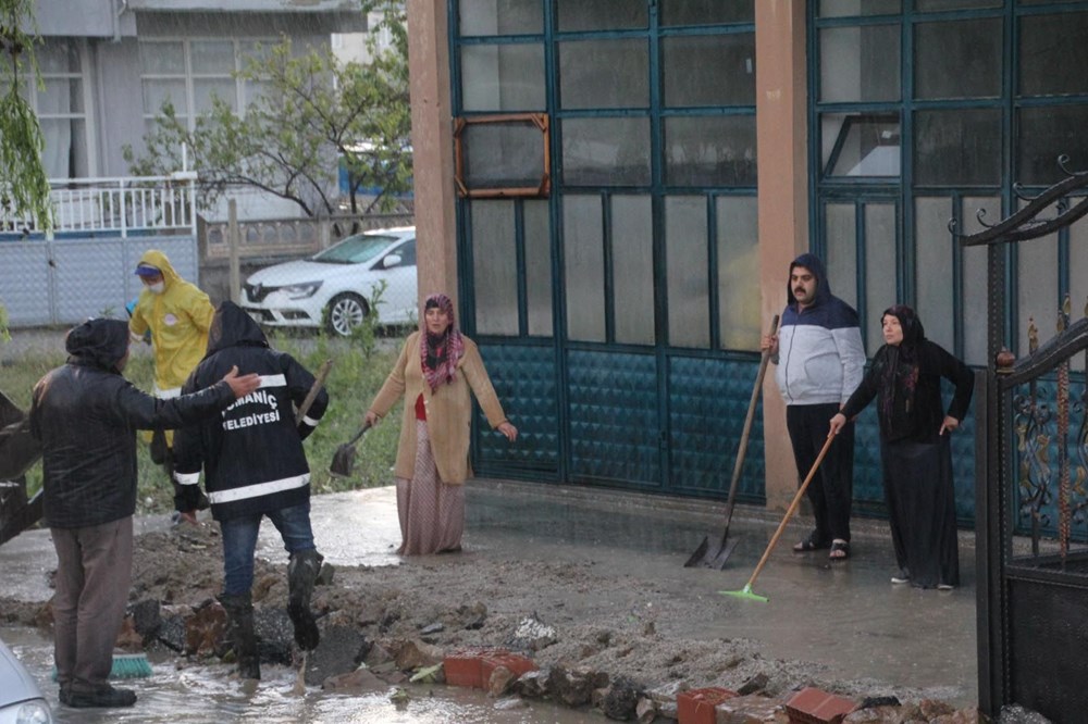 Kütahya Domaniç'i dolu ve sel vurdu - 8