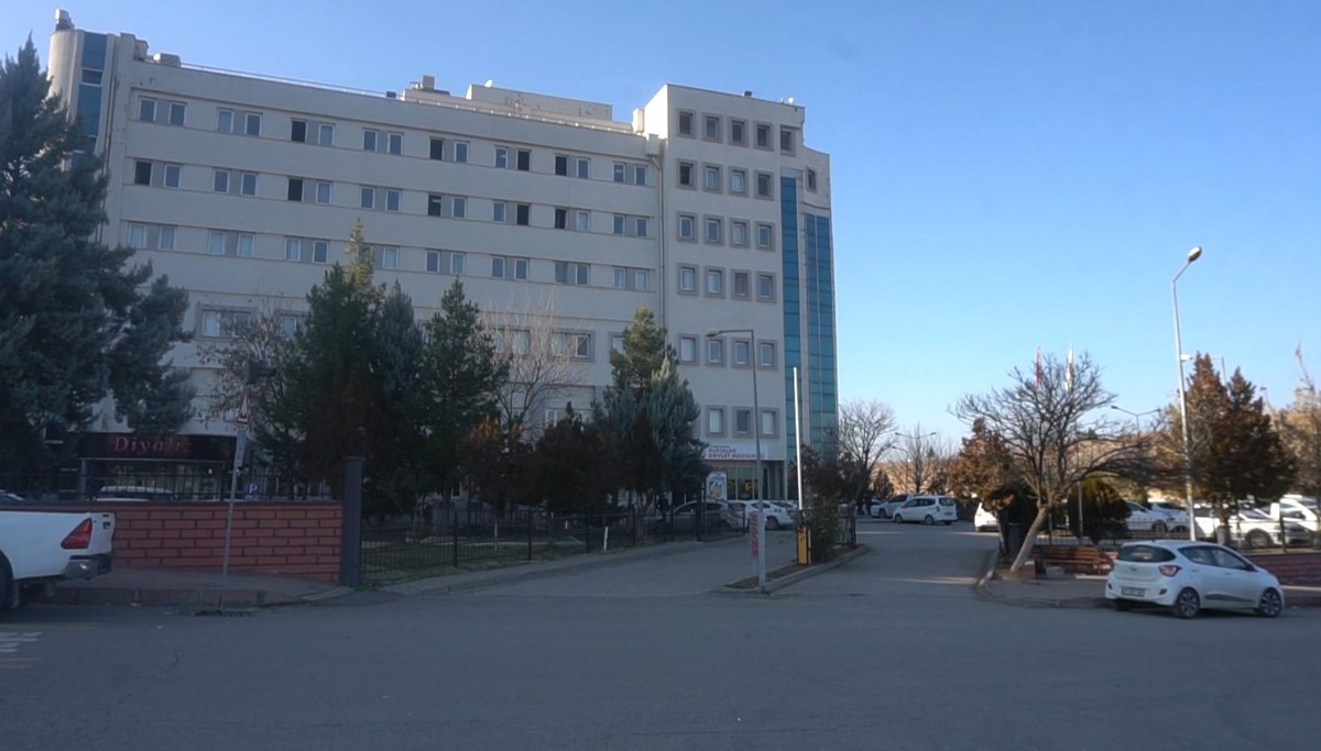 Cenazede fenalaşıp hayatını kaybetti