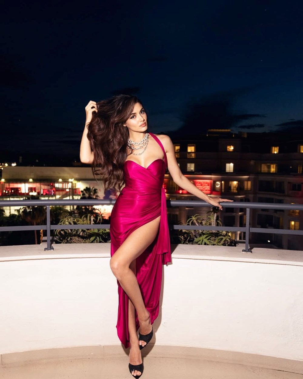 Cannes Film Festivali'ne giden Hande Erçel'den yeni kareler - 2