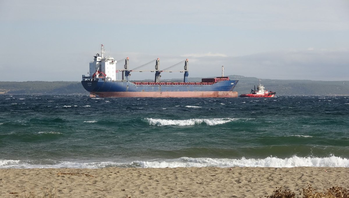 Çanakkale Boğazı'nda kargo gemisi makine arızası yaptı