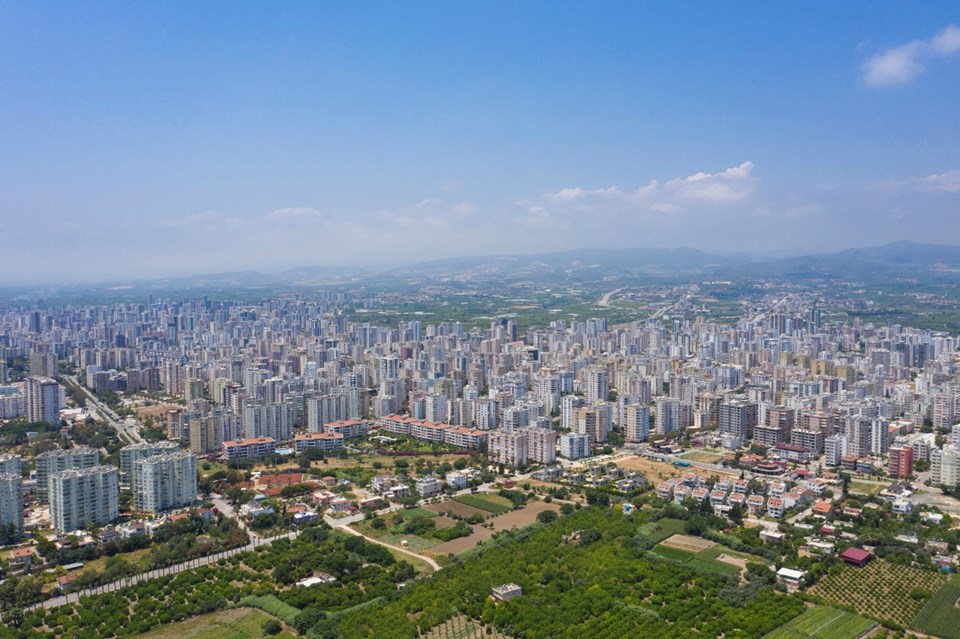 Kapasitesini aşan Mersin'de risk artıyor: Yazlık ve yayla evleri dahil tüm konutlar doldu - 1