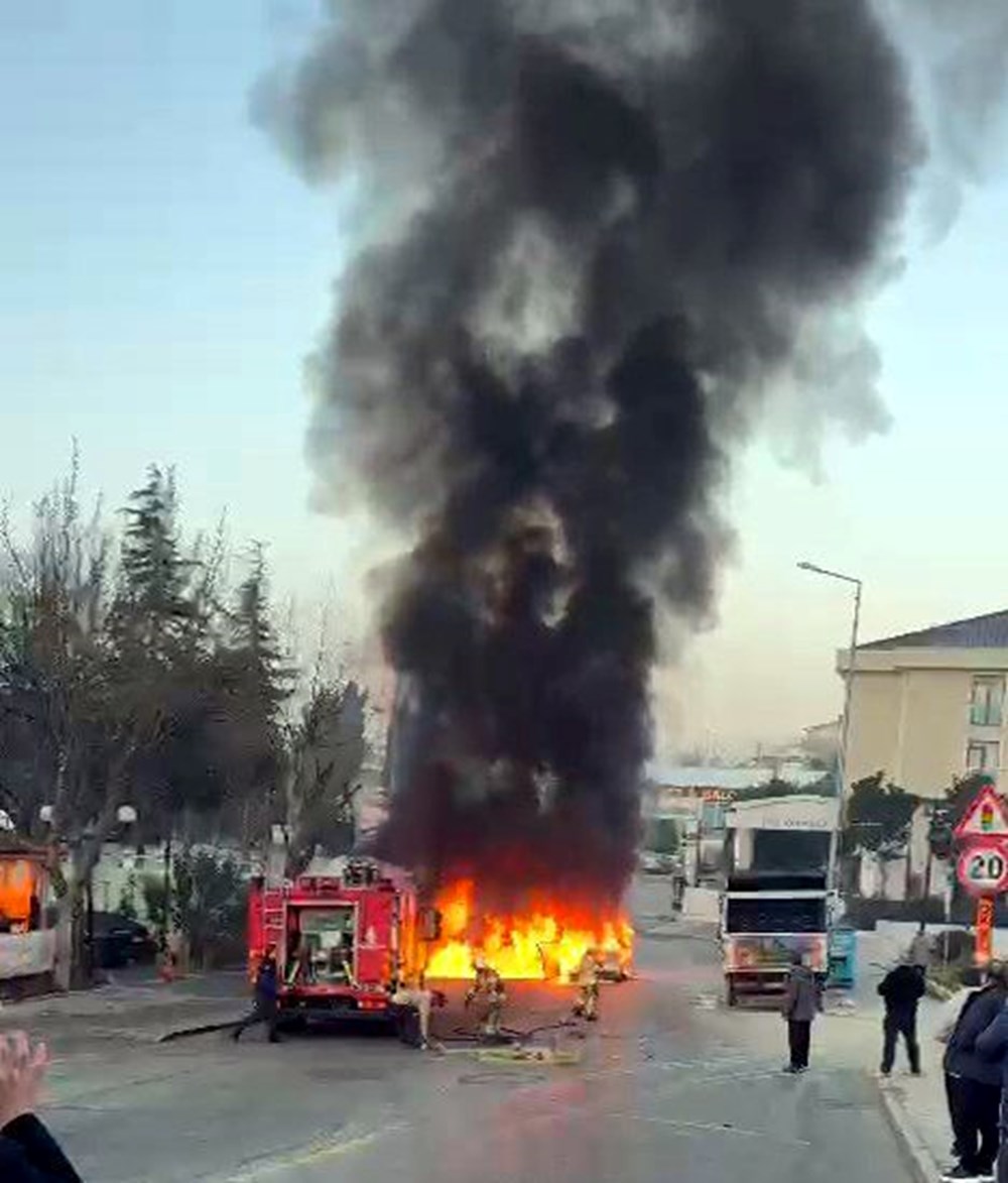 Alev Topu Dehşeti: Kontrolden Çıkan Aracın Korkunç Yıkımı 72 OMUcn9jIAEacKQASigM7YA