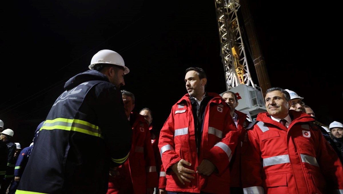 Enerji Bakanı Bayraktar: Şırnak petrol kenti olacak Enerji Bakanı Bayraktar: Şırnak petrol kenti olacak