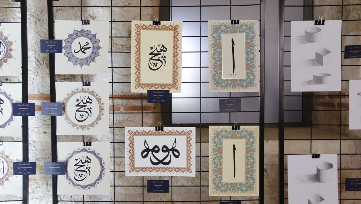 Yediden Yetmişe Sanat Sergisi Rami Kütüphanesi'nde açıldı