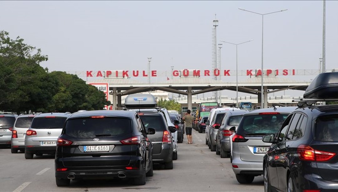 Emekli gurbetçilerin Türkiye’ye araç getirme hakkına
düzenleme: 730 günlük süre uzatılıyor