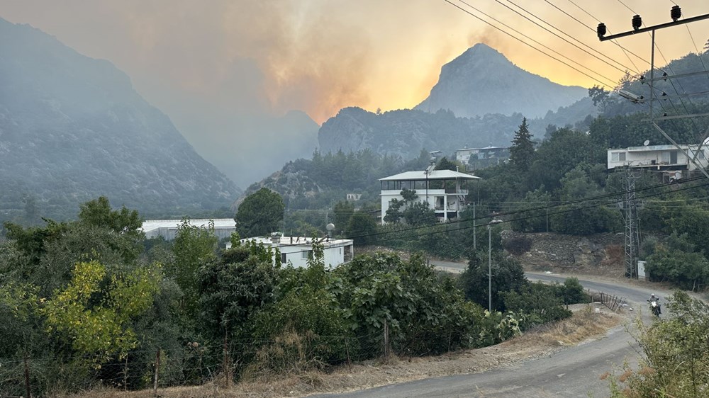Mersin ve Hatay'da orman yangını: 2 bin 966 kişi tahliye edildi - 5