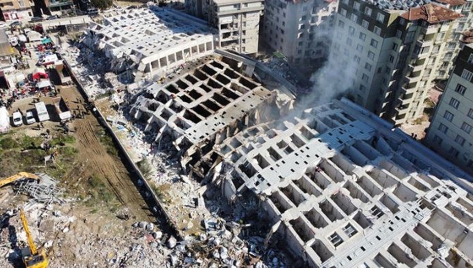 Depremde yerle bir olan Rönesans Rezidans'ın çökme nedeni ortaya çıktı - 1
