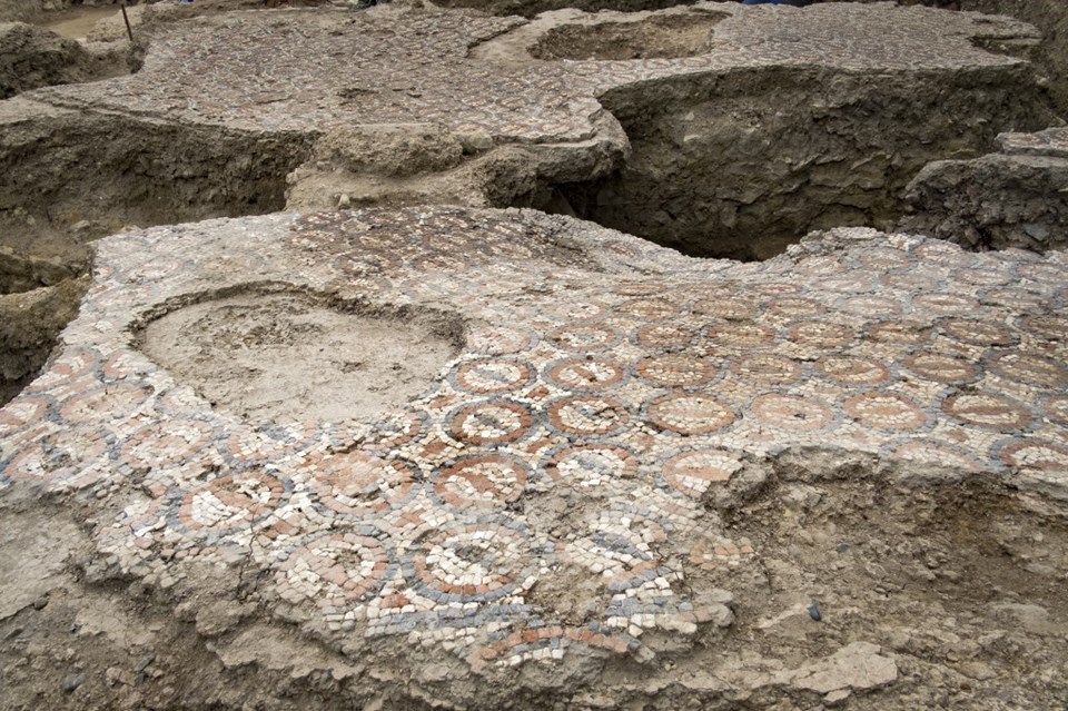 ABD’li arkeologlar Manisa’da bin 500 yıllık ev keşfetti - 1