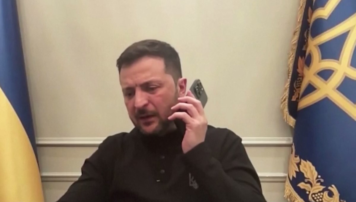 Zelenski'nin basın toplantısında Macron aradı: