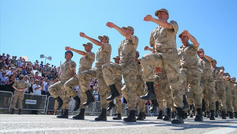 Türk Ordusu’nun kıyafetlerinde geri dönüşüm: 15 milyon
liralık tasarruf sağlanacak