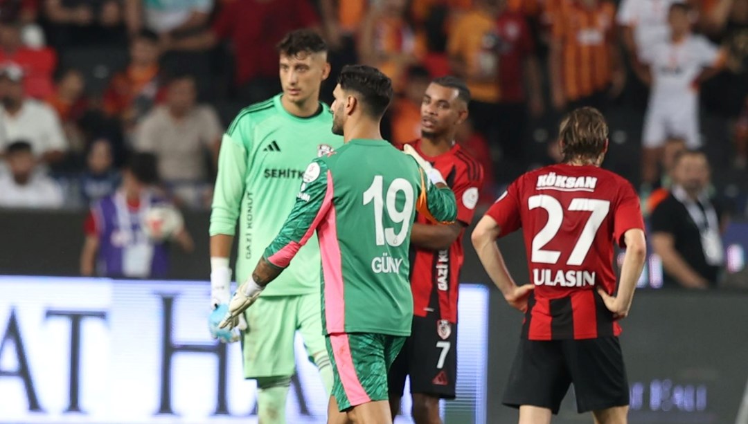 Galatasaray'da Günay Güvenç'ten yeni kaleciye mesaj: "Ben savaşa hazırım"