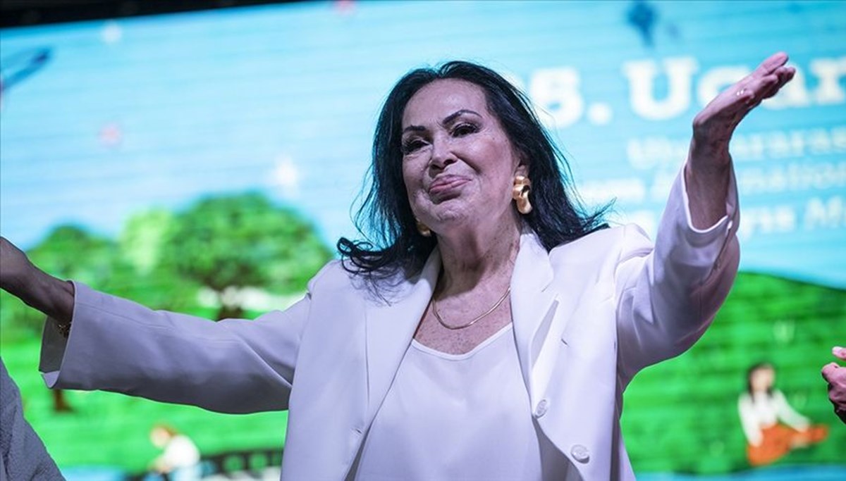 Yeşilçam'ın sultanı Türkan Şoray AKM'de hayranlarıyla buluşacak