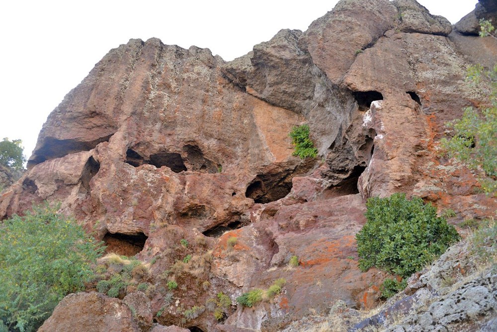 Hristiyanların gizli ibadet yaptıkları 1500 yıllık mağaralar ilgi çekiyor - 1