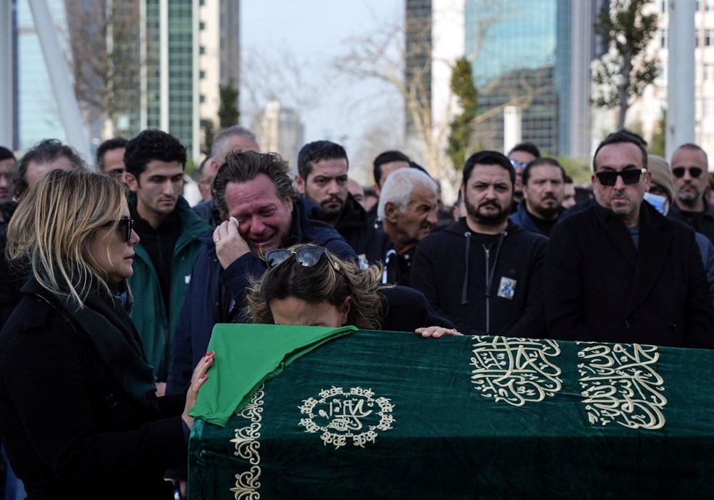 Yangın faciasında hayatını kaybeden eşi ve kızlarını son yolculuğuna uğurladı | Acılı baba: Devletimiz gereğini yapacaktır - 10