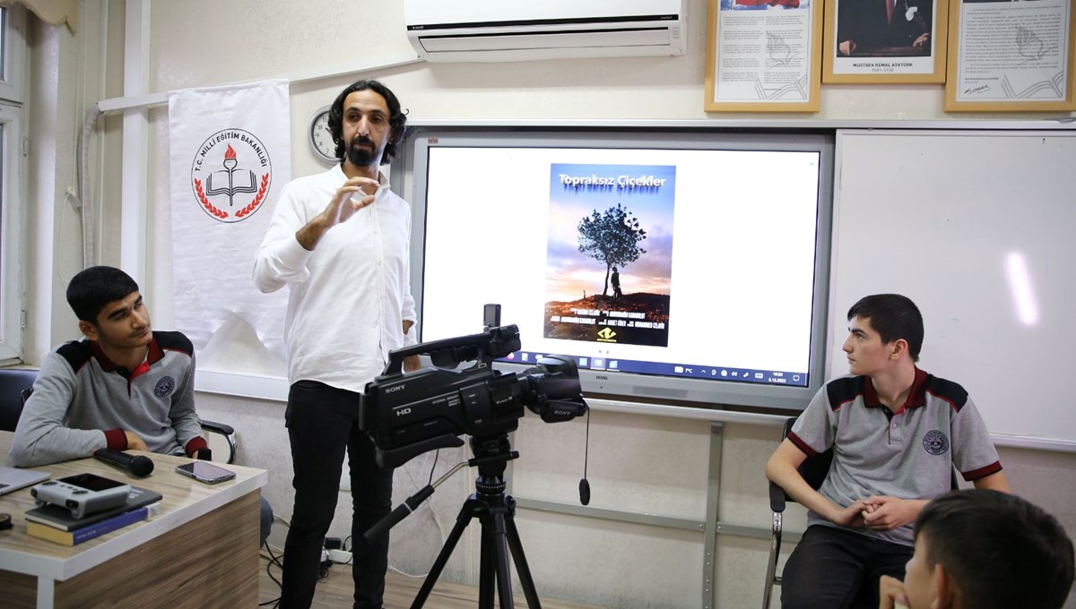 Çektikleri filmle dünyaya açılan Bingöllü öğretmenler yeni yeteneklerin peşinde Çektikleri filmle dünyaya açılan Bingöllü öğretmenler yeni yeteneklerin peşinde
