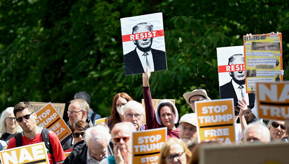 Trump İskoçya'da protesto edildi