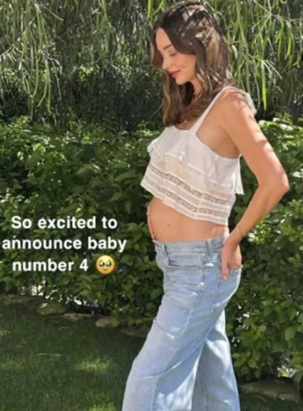 Dördüncü kez anne olmaya hazırlanan Miranda Kerr'den karnı burnunda poz - 2