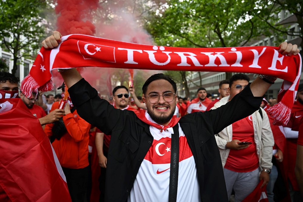 Almanya kırmızı-beyaz oldu! Dortmund'da Türk taraftarlardan şov! - 7