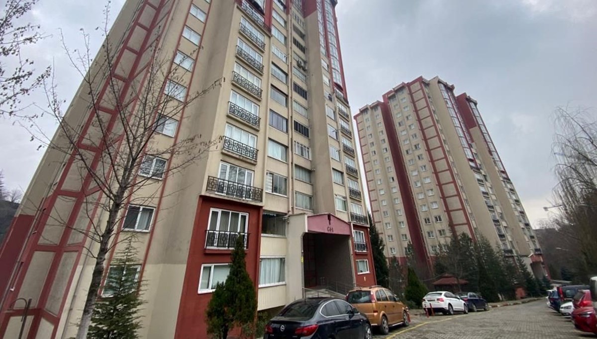 10. kattan düşen çocuk hayatını kaybetti 10. kattan düşen çocuk hayatını kaybetti