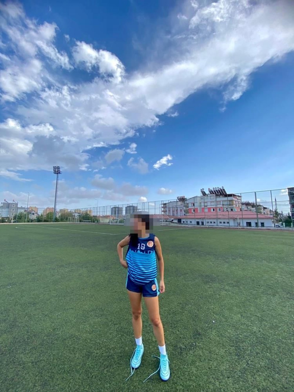 Genç Nilsu, TikTok’taki “ölüm çelmesi” akımının kurbanı oldu | 1 yıldır hazırlandığı maçı kaçıracak - 4