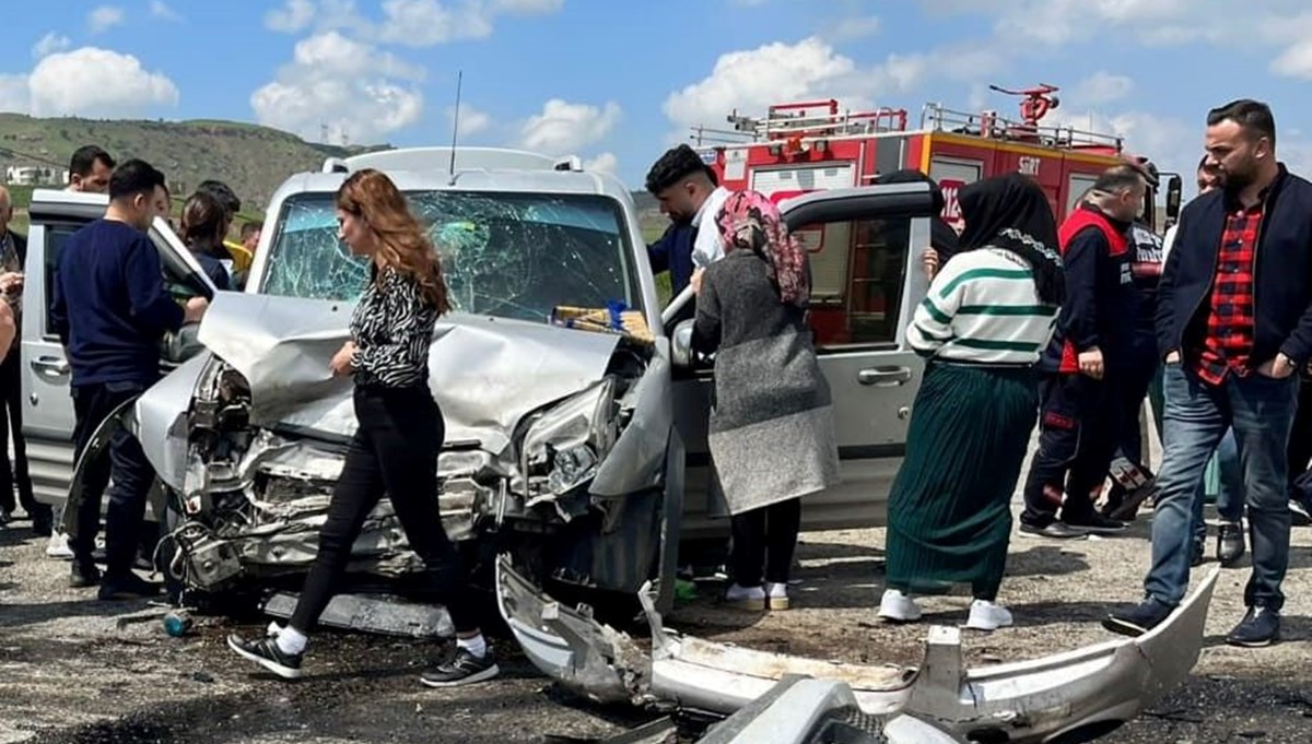 Siirt'te iki trafik kazası: 13 yaralı Siirt'te iki trafik kazası: 13 yaralı