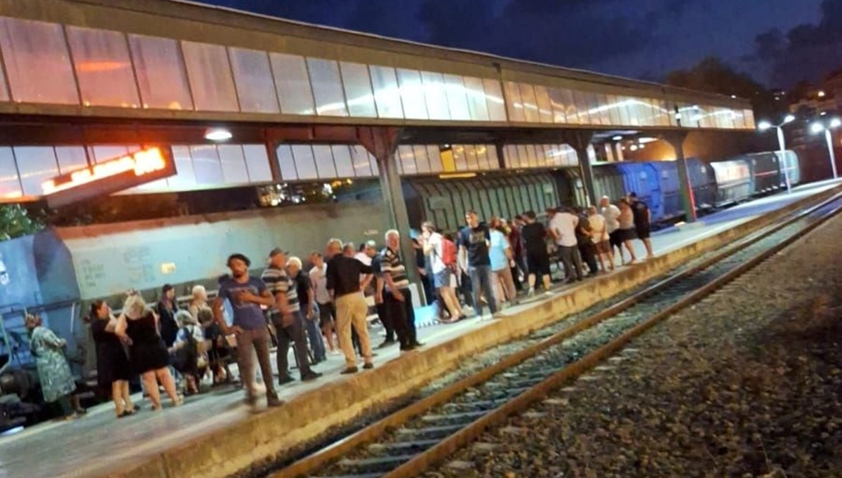 Raylardan geçmek isterken trenin çarpmasıyla öldü Raylardan geçmek isterken trenin çarpmasıyla öldü