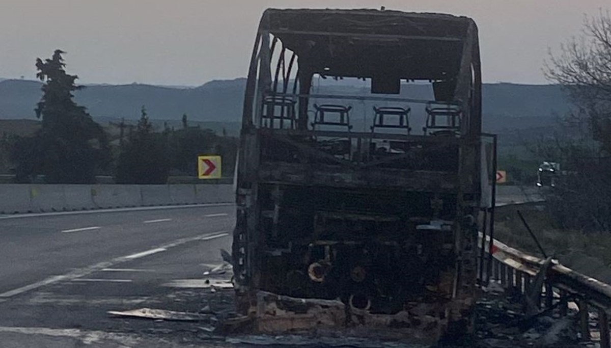 Adana'da yolcu otobüsünde yangın Adana'da yolcu otobüsünde yangın