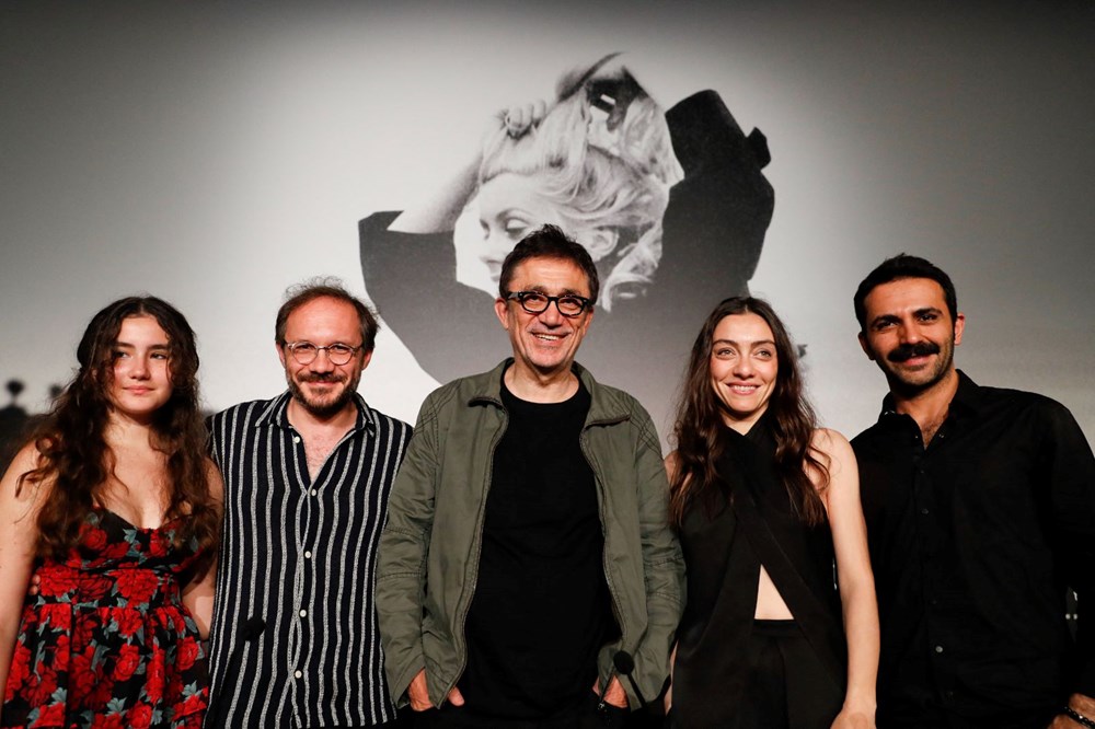 Merve Dizdar Cannes Film Festivali'nde en iyi kadın oyuncu ödülünü aldı - 13