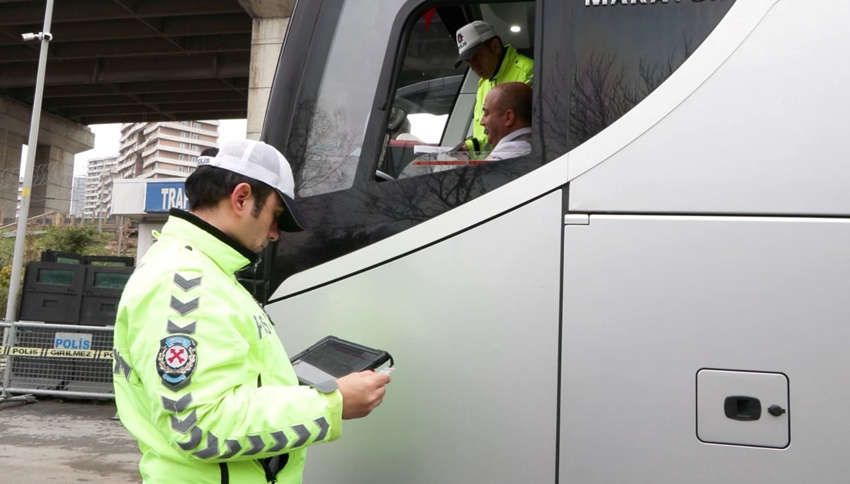 İstanbul’da yolcu otobüslerinde emniyet kemeri denetimi