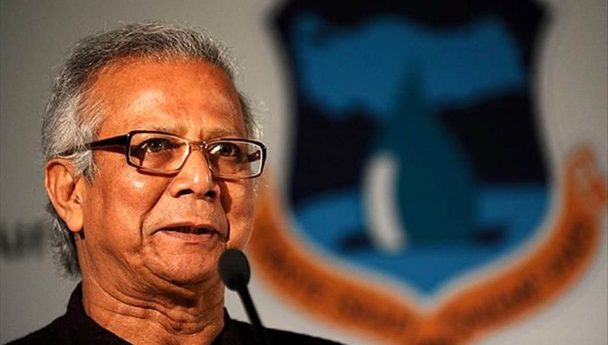 Nobel ödüllü Muhammed Yunus'a 6 ay hapis cezası Nobel ödüllü Muhammed Yunus'a 6 ay hapis cezası