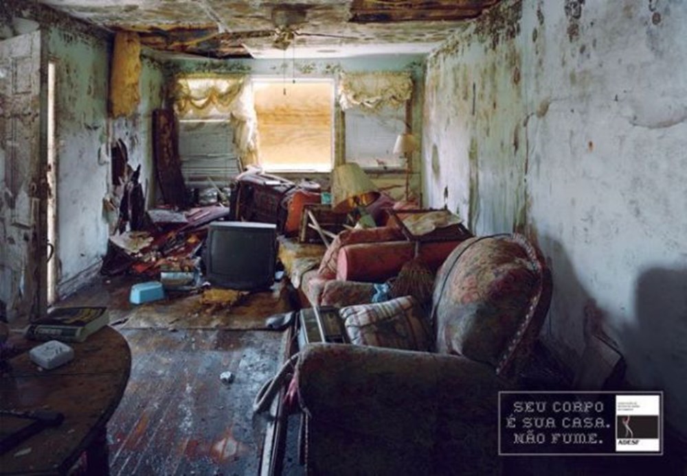 Страшная квартира. Страшная квартира. Афинка страшная квартира фото. Самую страшную квартиру. Кровать в заброшенном доме.