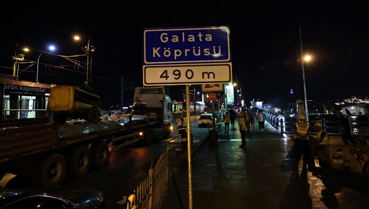 Galata Köprüsü'nde yenileme çalışmasının ilk etabı bu gece başladı