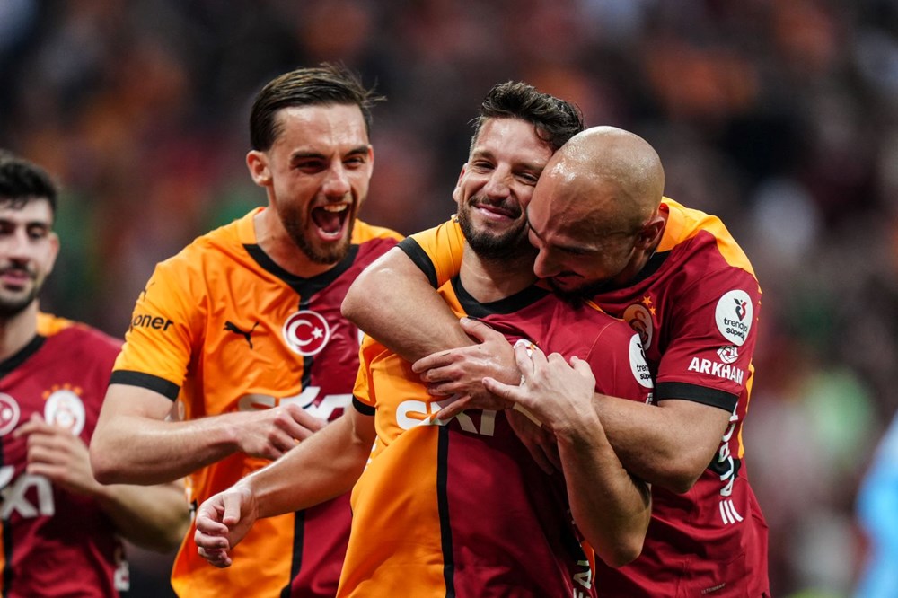 Muslera ve Mertens omuzlarda veda etti, Galatasaray kazandı! - 4