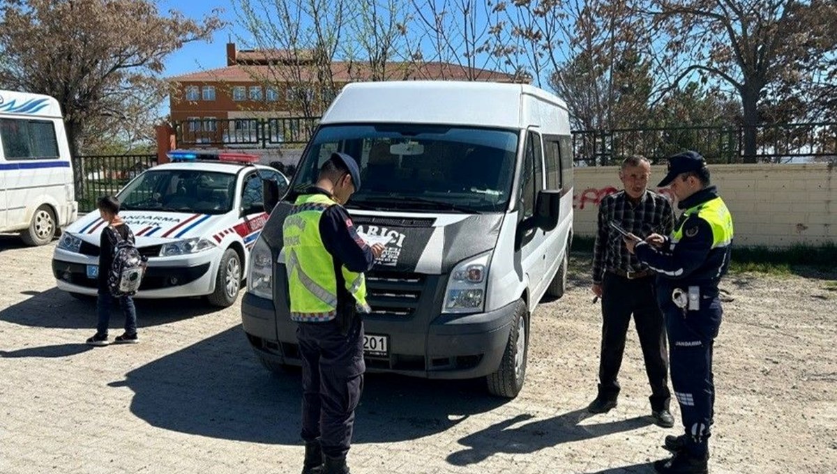 Okul servislerine denetim: 17 bin 690 lira trafik cezası kesildi