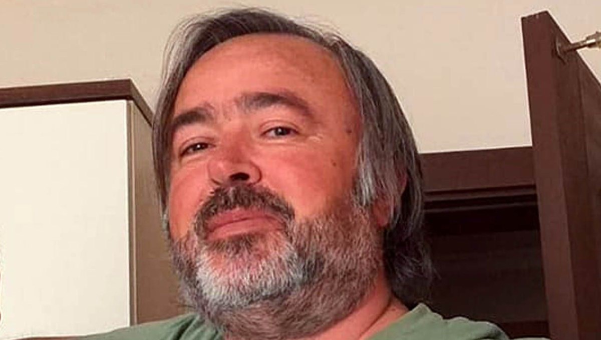 Aşı karşıtı olduğu iddia edilen öğretim üyesi corona virüse yenildi