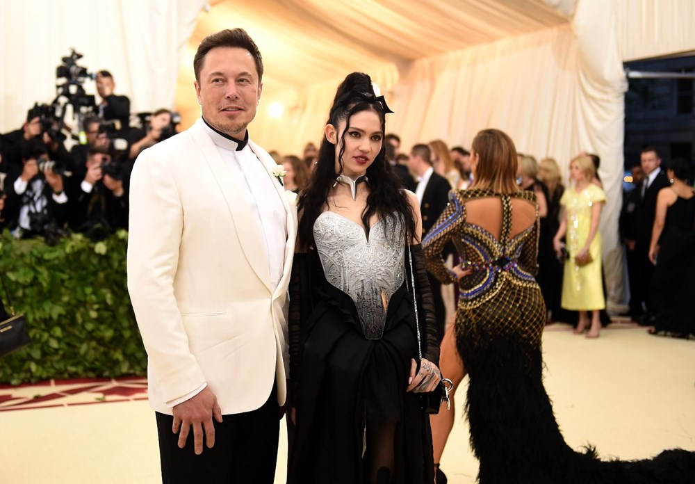 Grimes 6 aylık bebeği X Æ A-Xii Musk'ın radikal sanatı sevdiğini savundu - 3